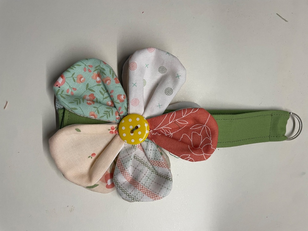 Daisy Bag Charm Pattern - digital download