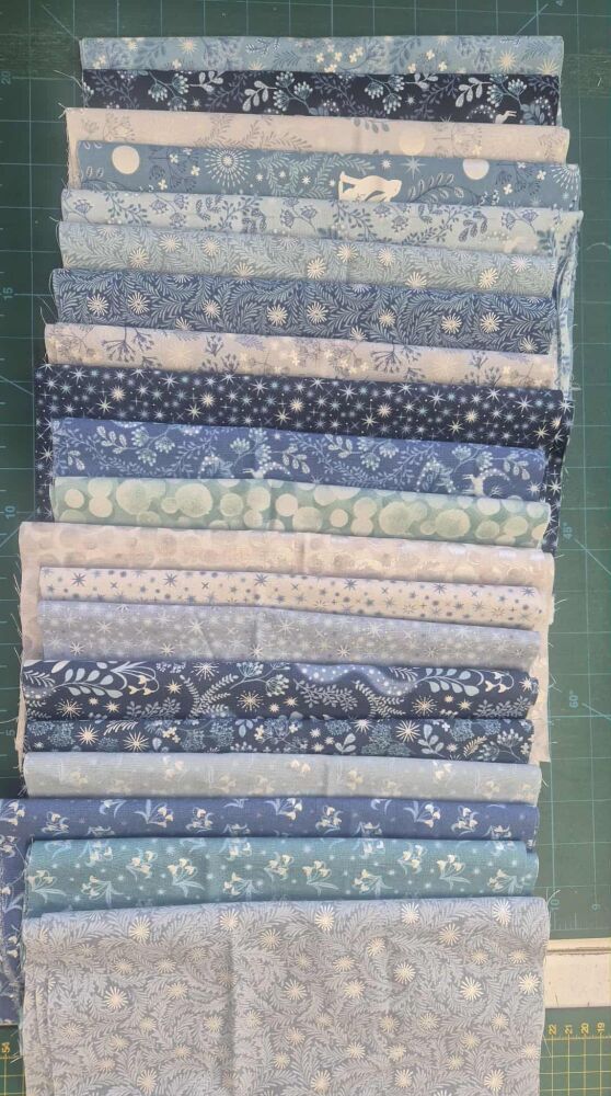 **A Winter's Moon ** Long Quarter Bundle (20 long quarters - 5m in total)