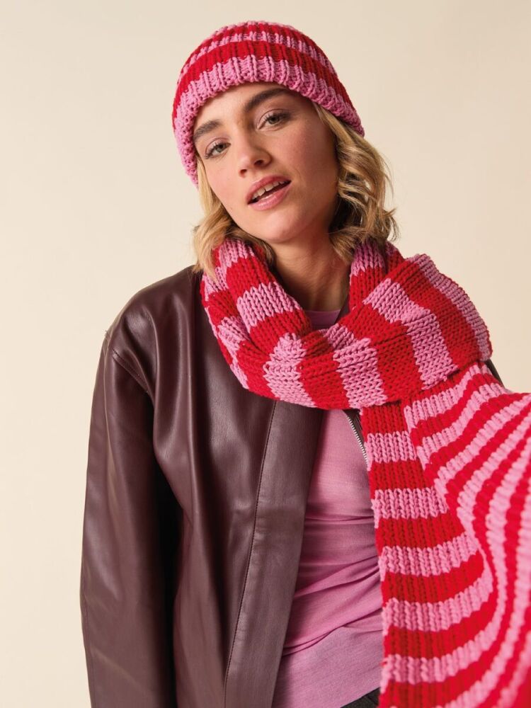 x PREPPY SCARF SET KNITTING PATTERN IN SIRDAR STORIES CHUNKY 10878