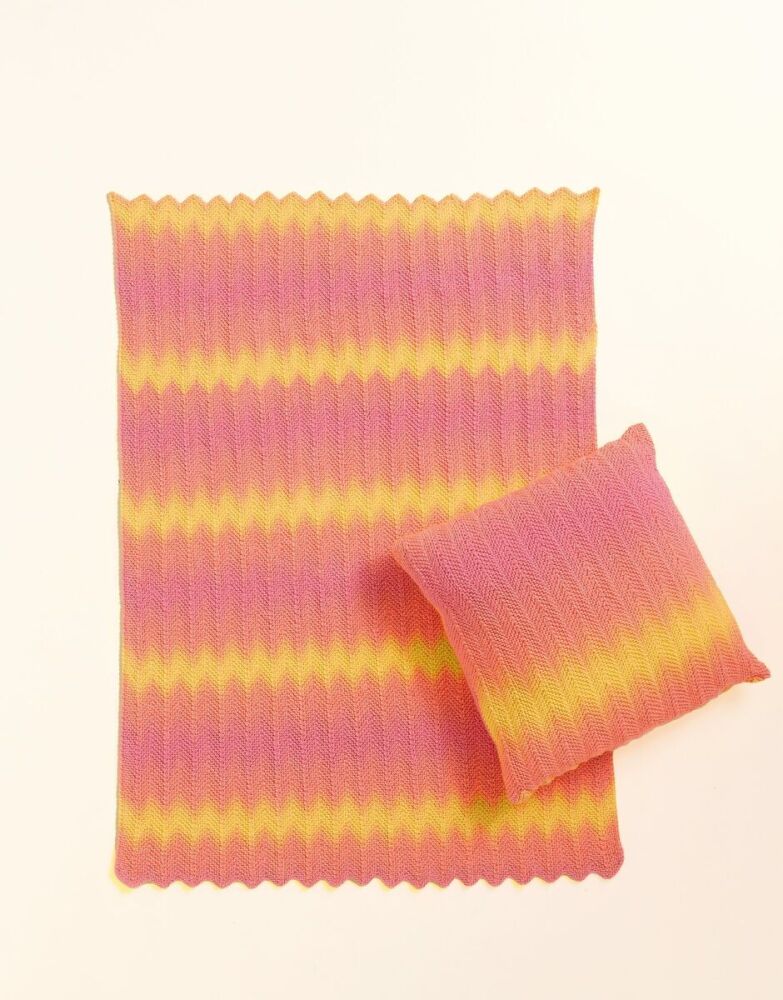 RIPPLING COLOUR SOFA SET KNITTING PATTERN IN SIRDAR JEWELSPUN OMBRE 10929