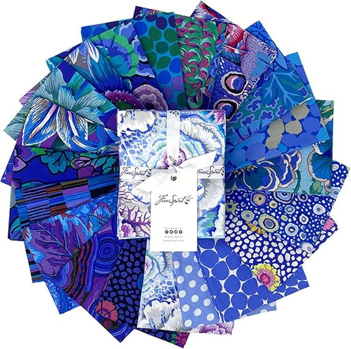 Kaffe Fasset Collective Fat Quarter Bundle - BLUES/LILACS FB4FQGP.LAKE