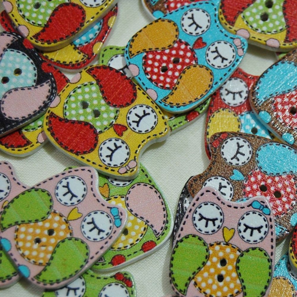 MIXED PACK OF 10 SNOOZY OWL BUTTON EMBELLISHMENTS, 2 HOLE.