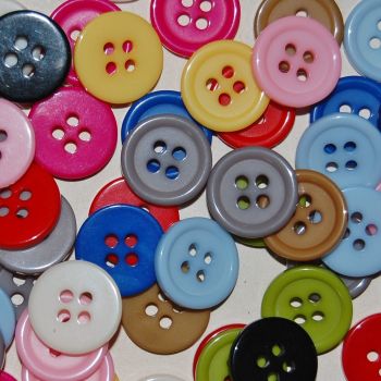 PACK OF 50 RESIN MIXED COLOUR BUTTONS, 13MM - 4 HOLE.