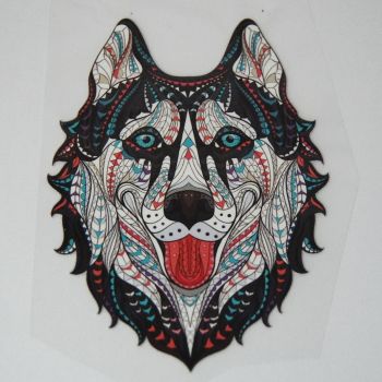 SMALL IRON ON DOG/WOLF HEAD, 10CMS x 8CMS. IDEAL FOR DECORATING CUSHIONS, CLOTHES ETC.