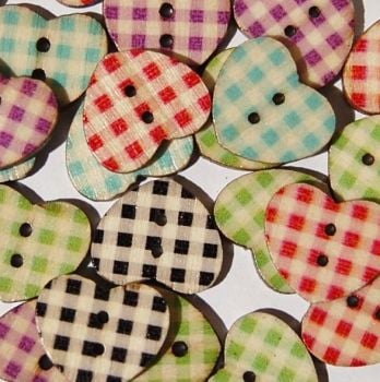 PACK OF 10 WOODEN GINGHAM CHECK VINTAGE STYLE HEART BUTTONS, 16MM - 2 HOLE.