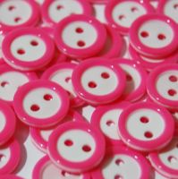 PACK OF 15 2 HOLE 10MM BUTTONS,  IN HOT PINK AND WHITE.
