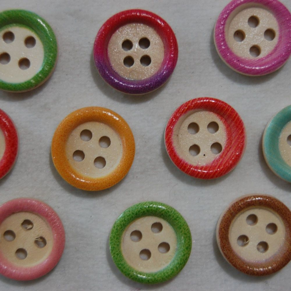 PACK OF 10 COLOURED EDGE WOODEN BUTTONS, 15MM - 4 HOLE.