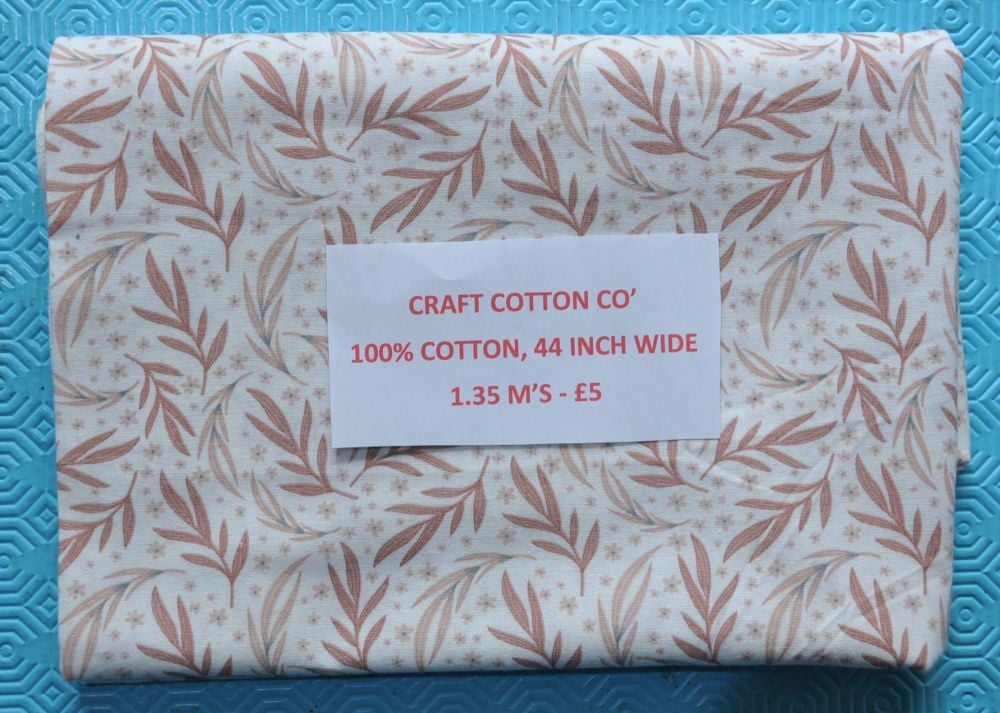 END ROLL Craft Cotton Co 100% cotton, 44 inch wide. 1.35 METRE PIECE.