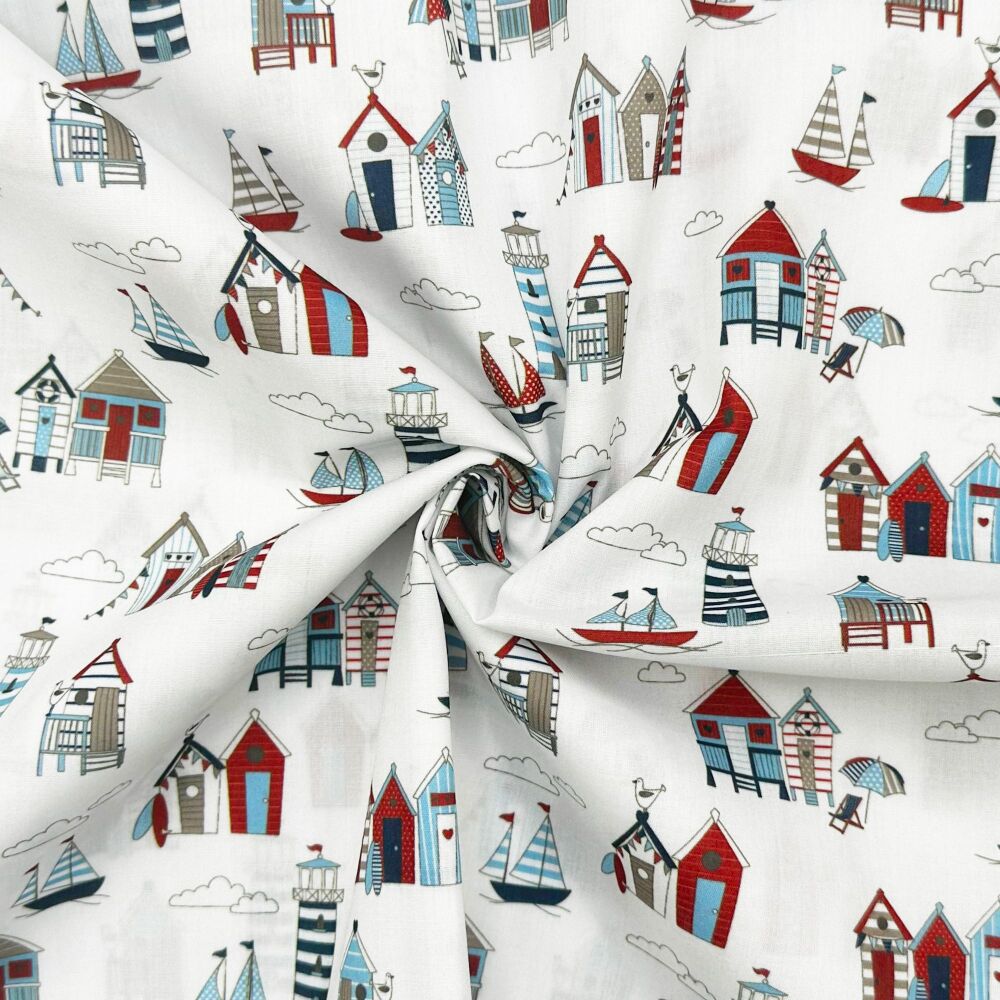 3 Metre pre cut length - 80/20 Polycotton &ndash; [DESIGN 20 beach huts white] &ndash; 112cm Wide