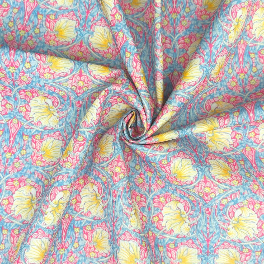 3 Metre pre cut length - 80/20 Polycotton &ndash; [DESIGN 25 William Morris Pimpernel pastel] &ndash; 112cm Wide