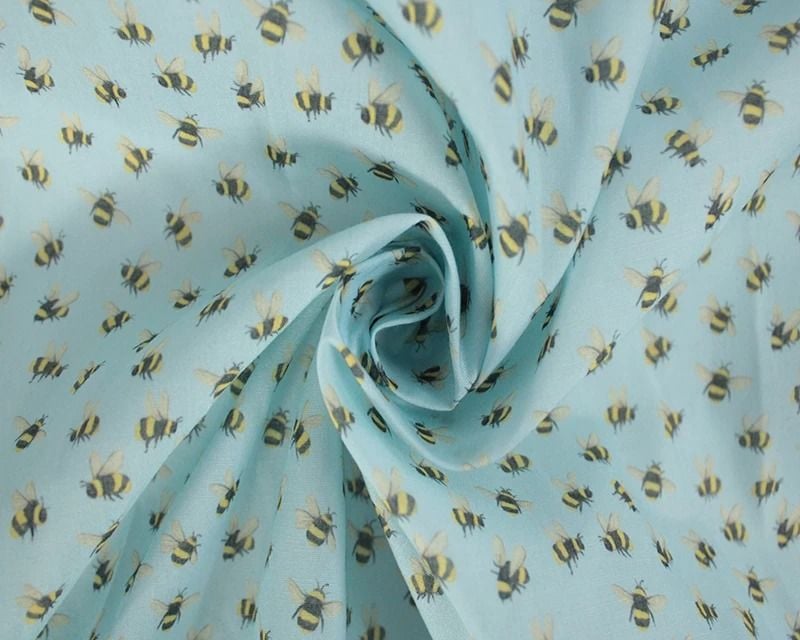 3 Metre pre cut length - 80/20 Polycotton &ndash; [DESIGN 69 Small bees on blue] &ndash; 112cm Wide