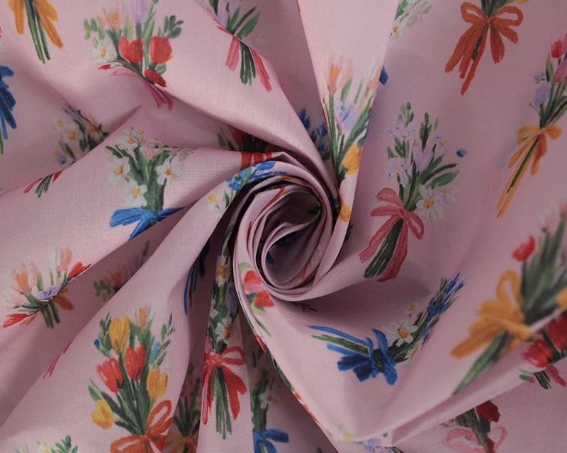 3 Metre pre cut length - 80/20 Polycotton &ndash; [DESIGN 106 bunch of flowers] &ndash; 112cm Wide