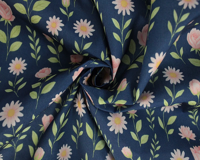 3 Metre pre cut length - 80/20 Polycotton &ndash; [DESIGN 107 roses on blue] &ndash; 112cm Wide