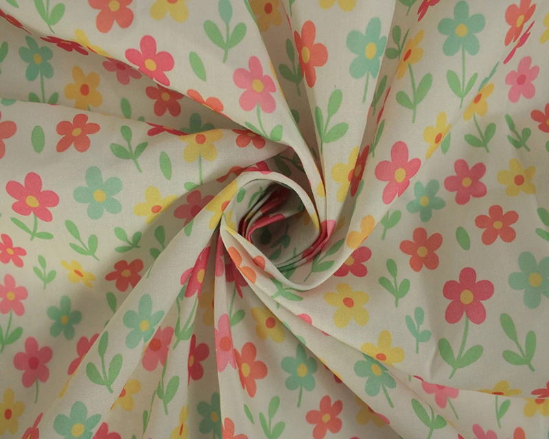 3 Metre pre cut length - 80/20 Polycotton &ndash; [DESIGN 109 Nursery daisy] &ndash; 112cm Wide