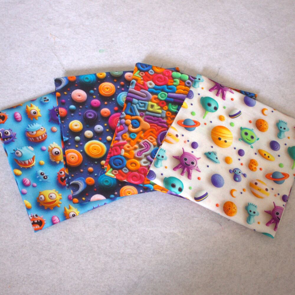 3D effect aliens - 4x half metre bundle 54" wide