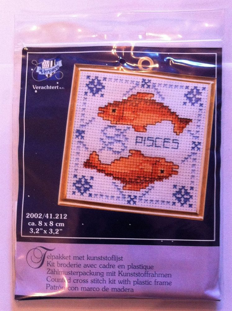 kit 1031 counted cross-stitch with frame pisces
