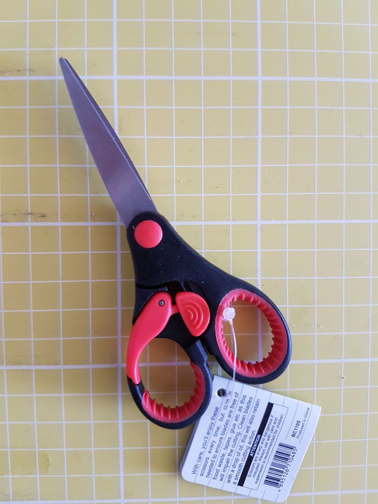 Scissors 127mm (5") scissors made safe red