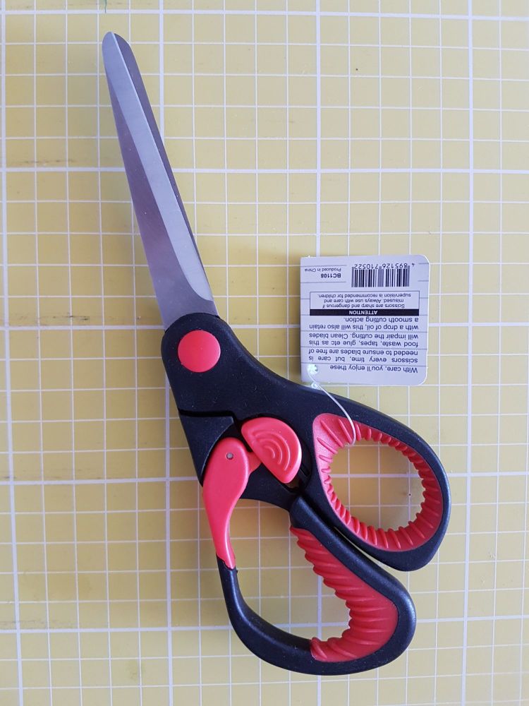 Scissors 210mm (8 1/4") scissors made safe red