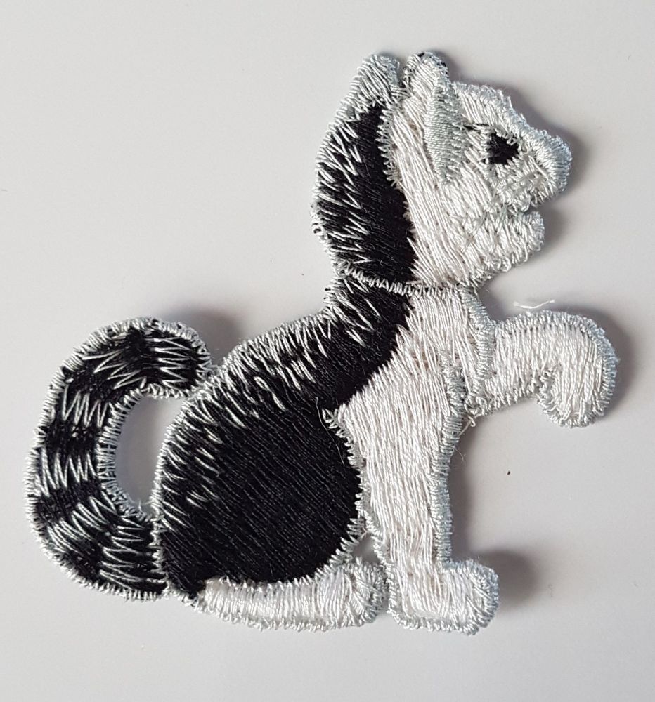 iron on or sew on motif black and white cat