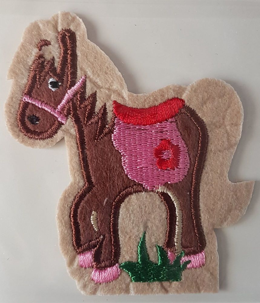 Groves stick on or sew on motif pony (small)