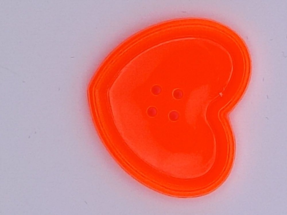 Buttons: Orange heart approx 26mm 4 hole fix