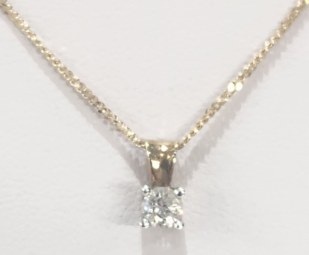 9ct Yellow Gold 0.25ct Diamond Pendent with Chain