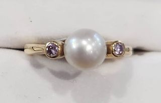 18ct Yellow Gold Pearl and Amethyst Ring