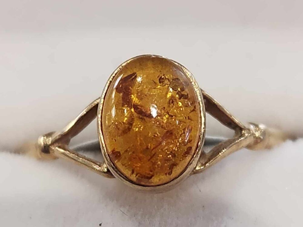 9ct Amber Ring