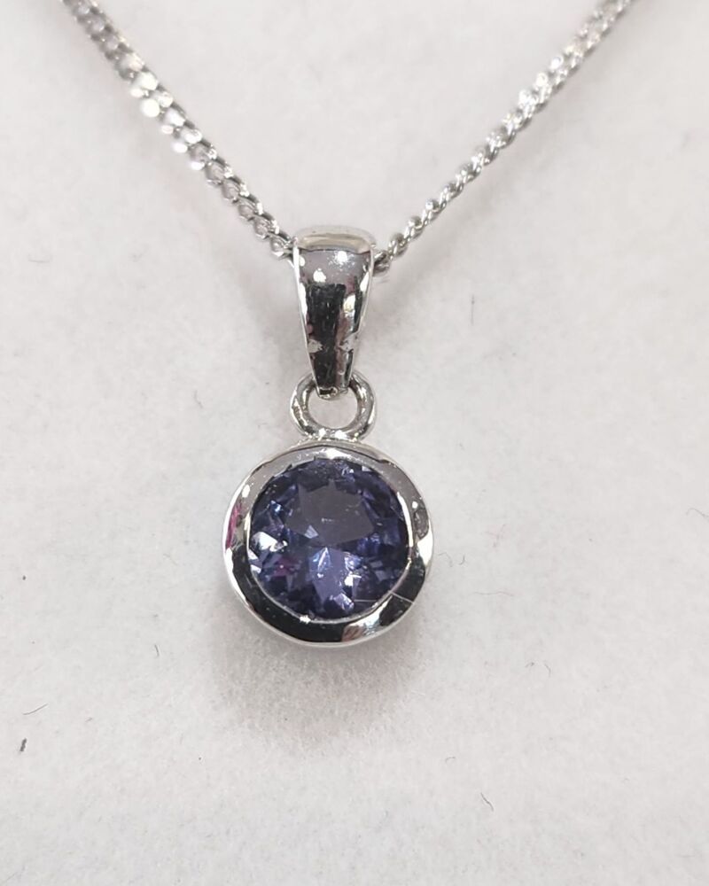 9ct Tanzanite Pendent