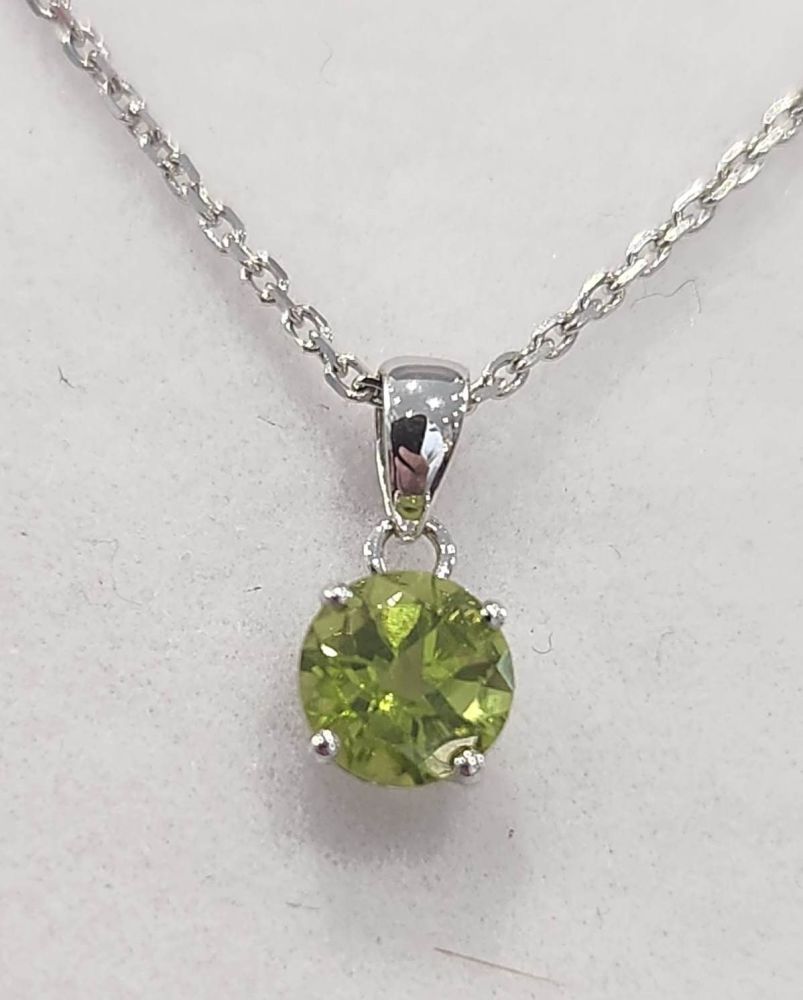 9ct White Gold Peridot Pendent with Chain