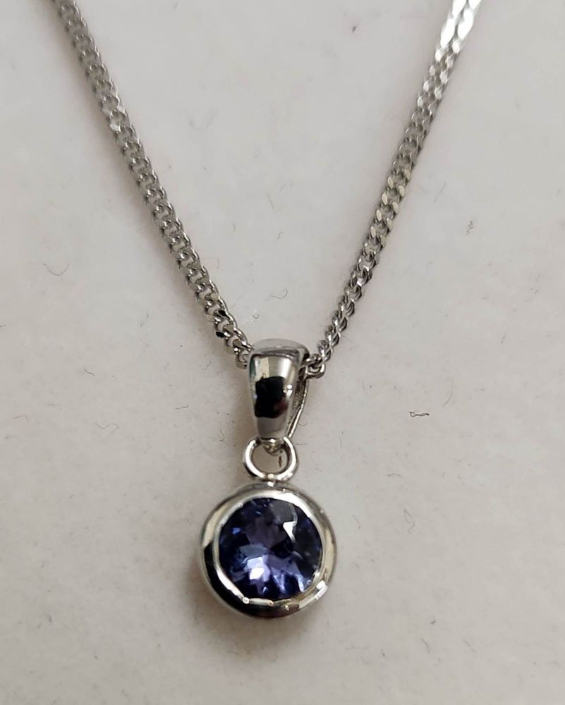 9ct White Gold Tanzanite Pendent with chain