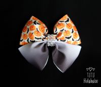 Pumpkins and Bats Double Tux Bow Ombre