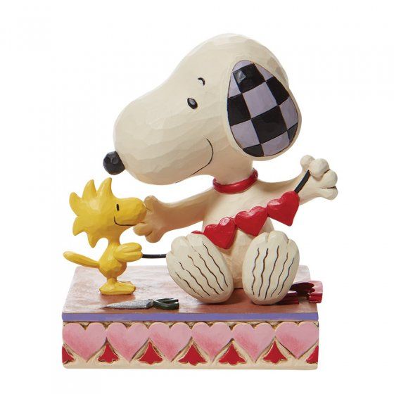 Snoopy with Hearts Garland Figurine 6007937