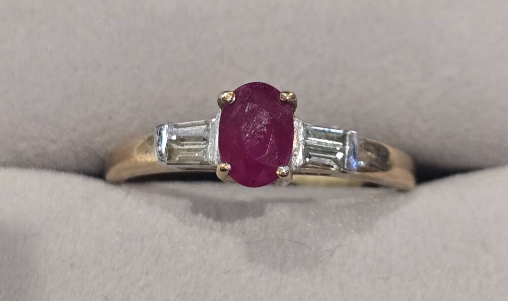 9ct Ruby Diamond Ring