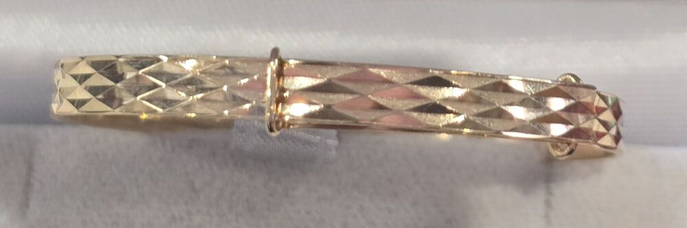 9ct Baby Bangle