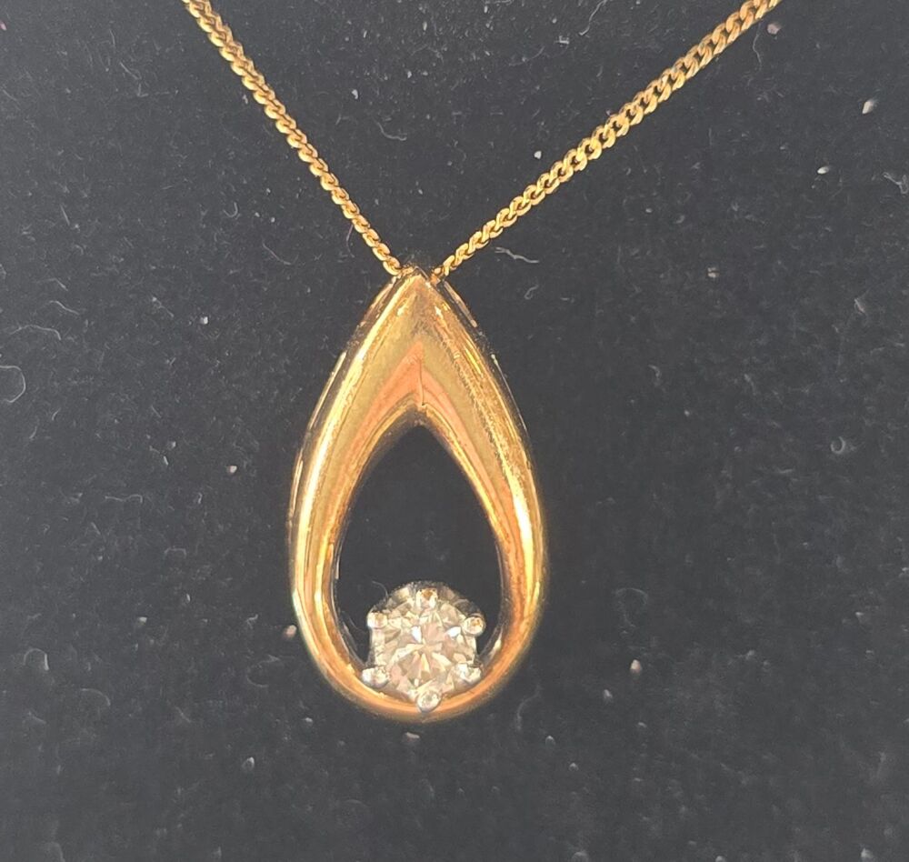 9ct Diamond Pendent