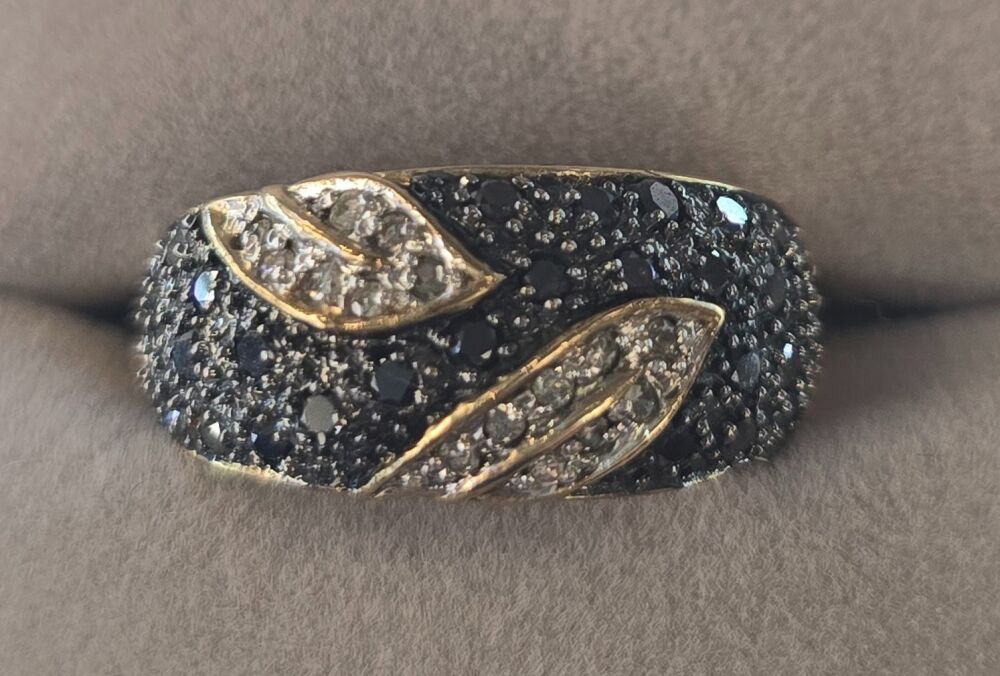 9ct Black and White Diamond 0.59ct Ring