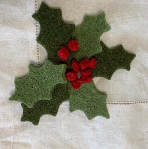 Box of 6 Felt Holly Leaves and berries