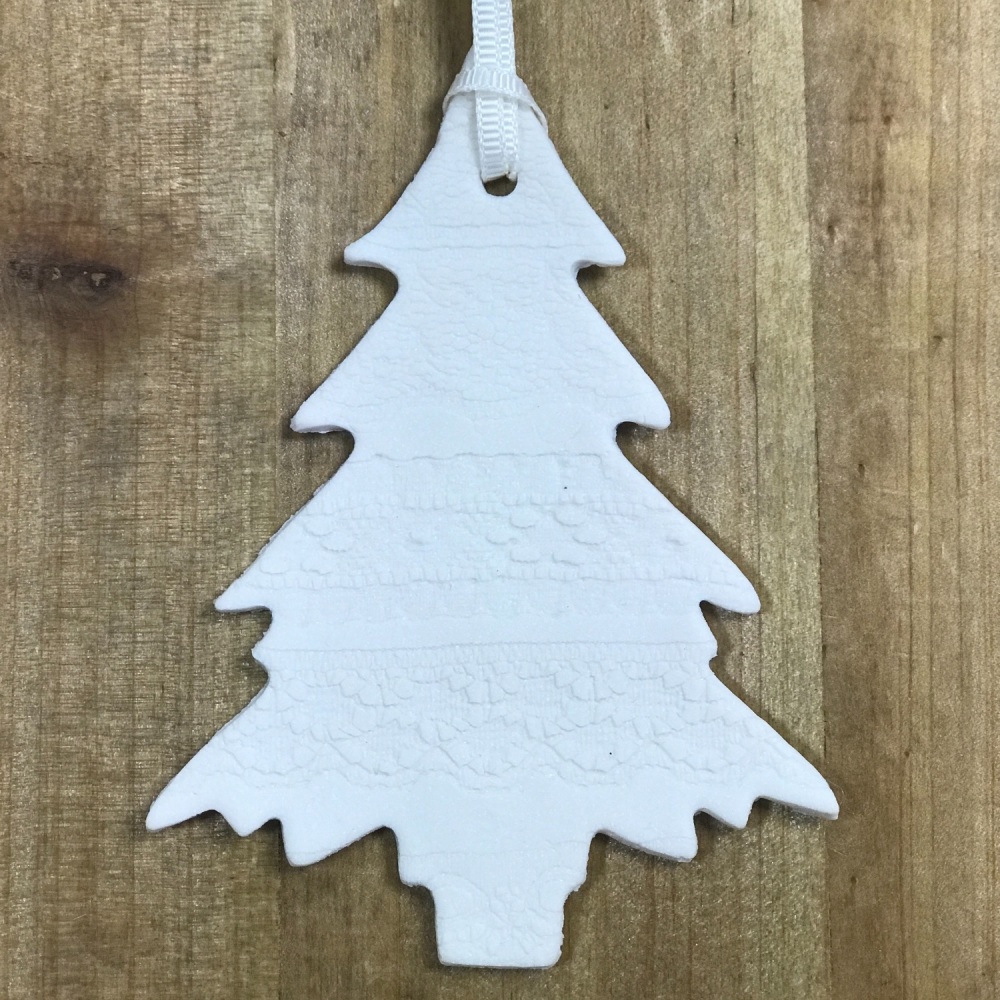                                       Lace embossed Porcelain Tree Decorati