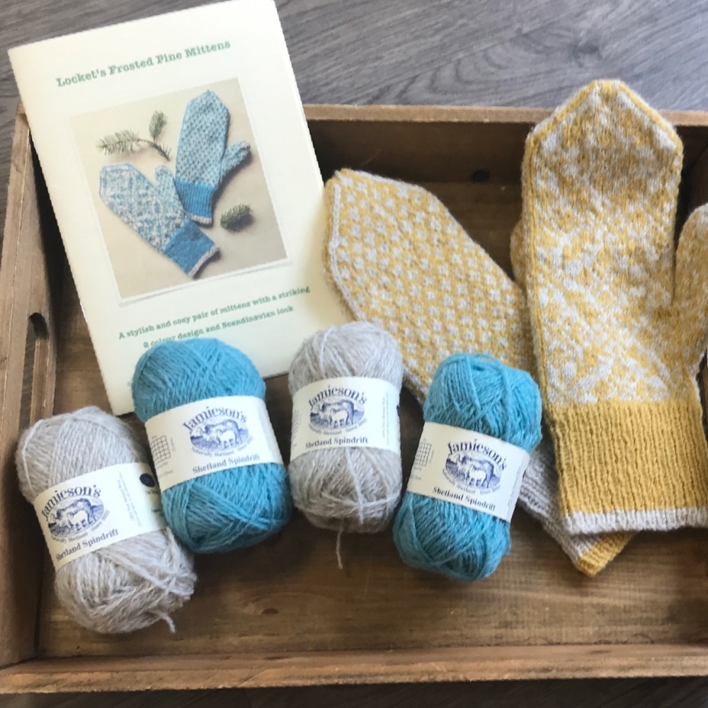 Frosted Pine Mitts Kit - Turquoise & Cream