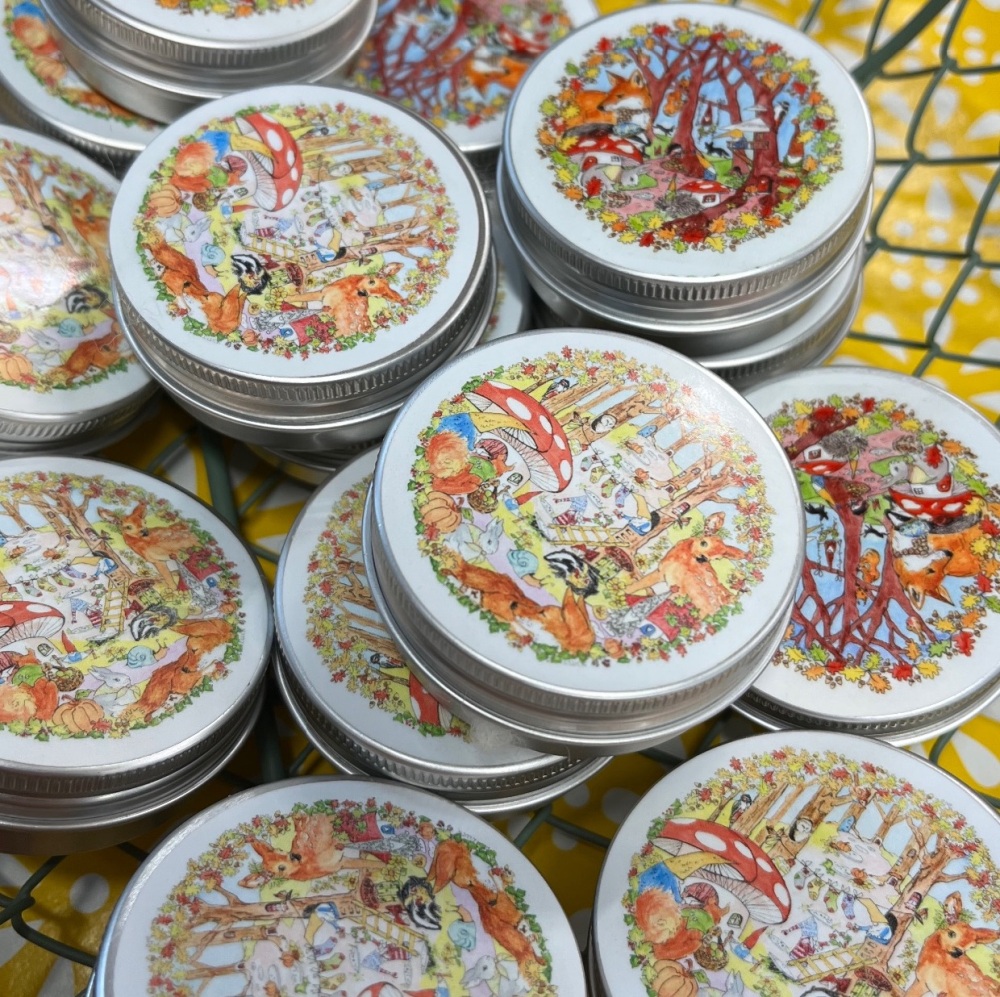 Locket’s special Autumnal Stitchmarker Tin - Lobster Clasp