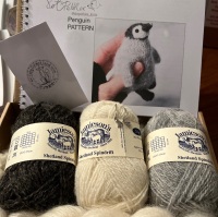 ***NEW*** Little Penguin Kit with @dotpebbles_knits