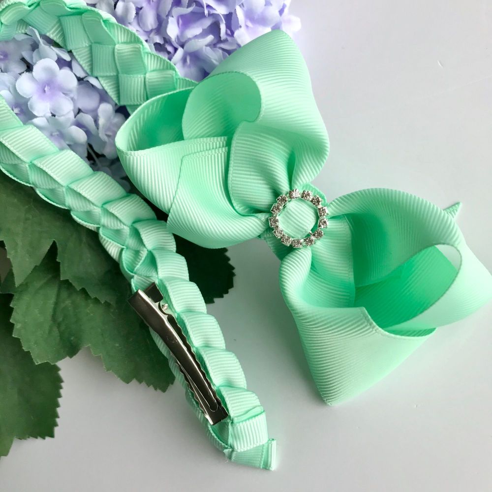 Bun Wrap with 4 inch Bowtique Bow - Pastel green - Clips