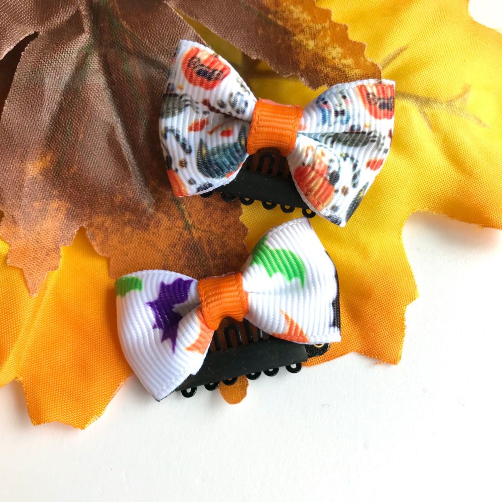 1.75 inch classic bow - Halloween bats or treats - hair extension clip