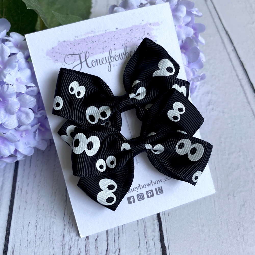 2.5 inch Tux bow - Spooky eyes - Prong clip