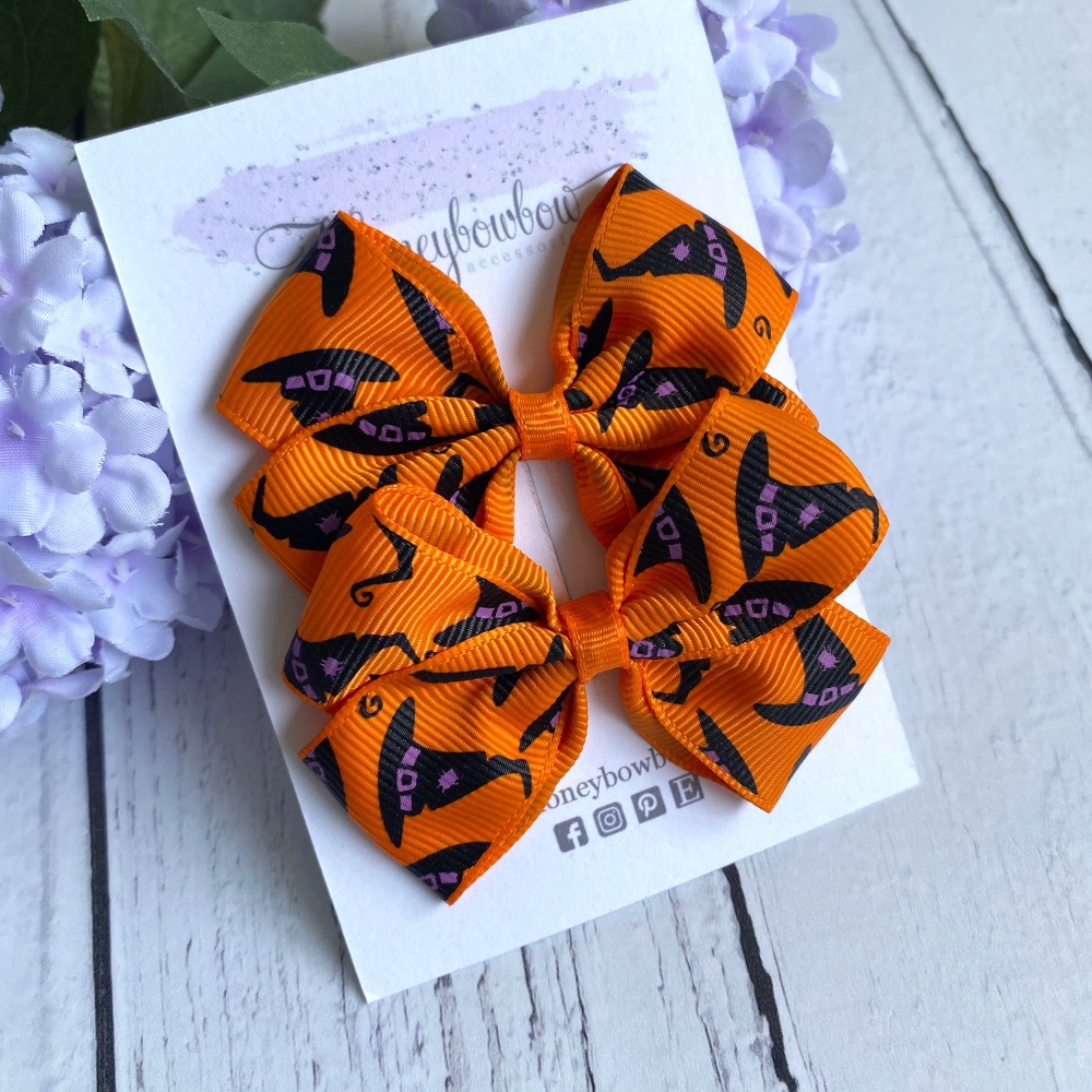 2.5 inch Tux bow - Orange witches hats - Prong clip