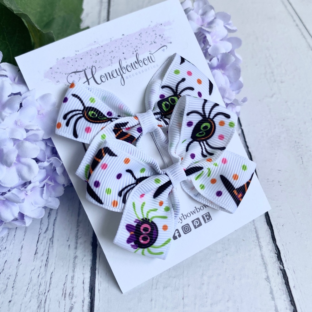 2.5 inch Tux bow - Halloween spiders and hats - Prong clip