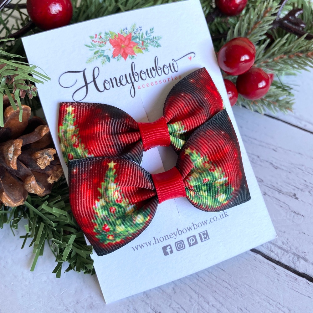 3 inch Classic bow - Red christmas trees  - Alligator clip pair