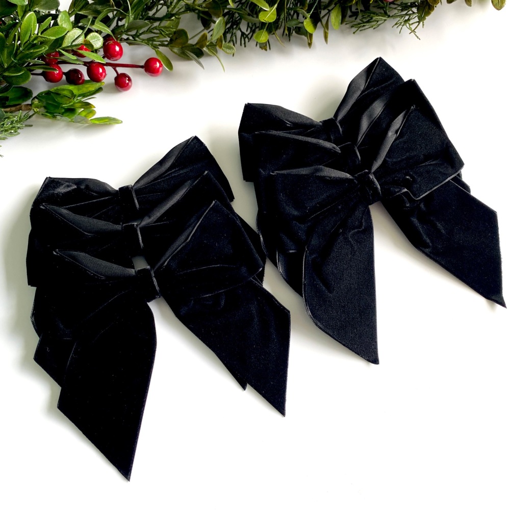 5.5 inch Black velvet Christmas tree bows