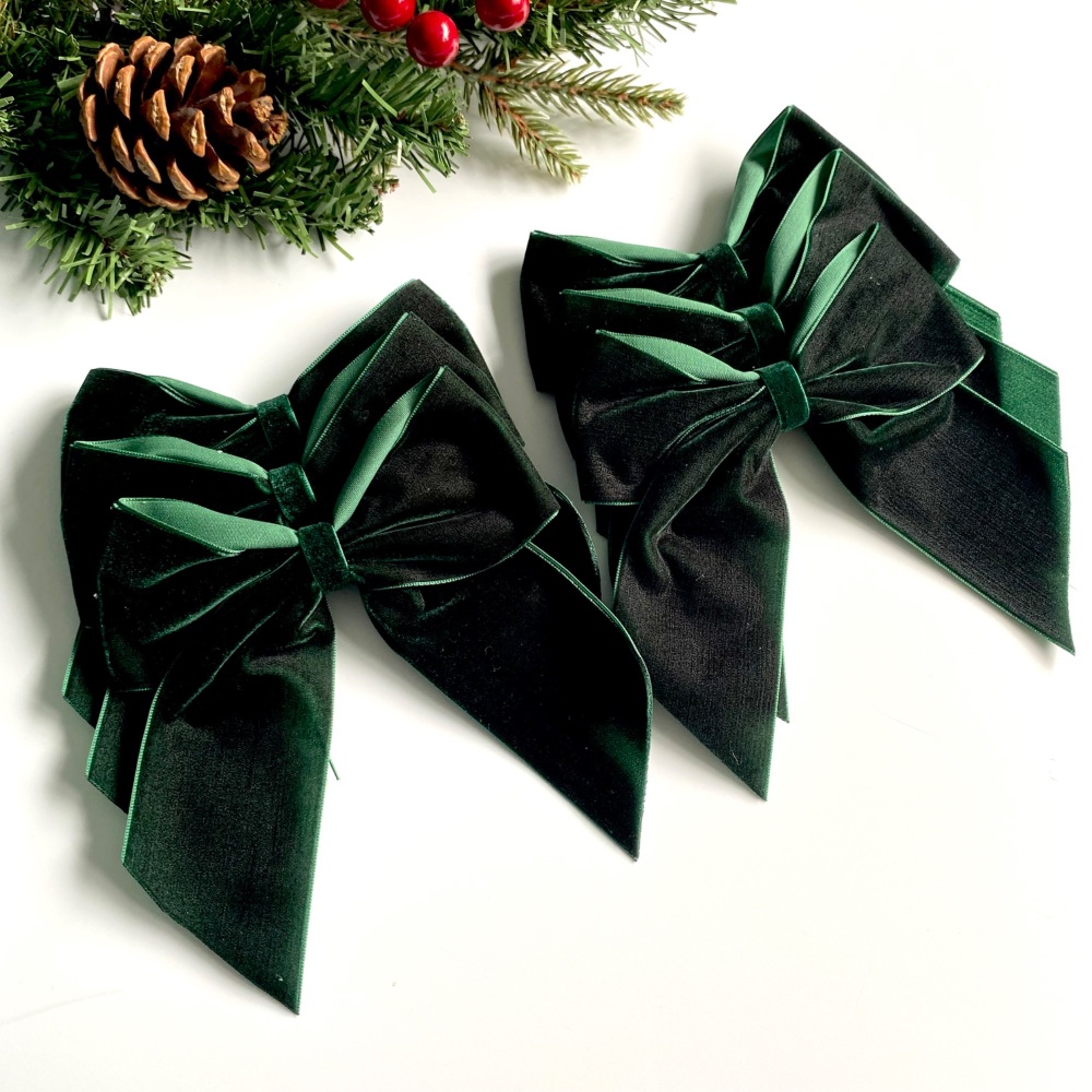 5.5 inch Forest Green velvet Christmas tree bows